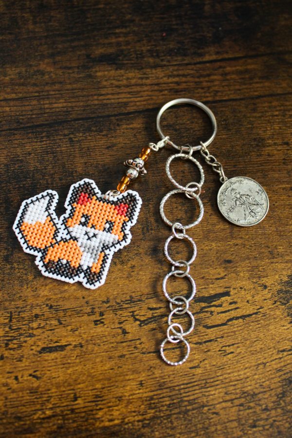 Amuleto bordado a punto de cruz del zorro del Principito hecho a mano