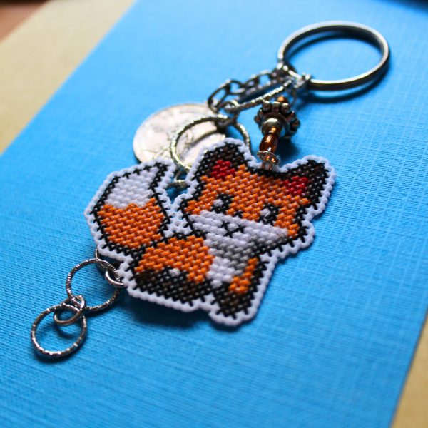 Amuleto bordado a punto de cruz del zorro del Principito hecho a mano