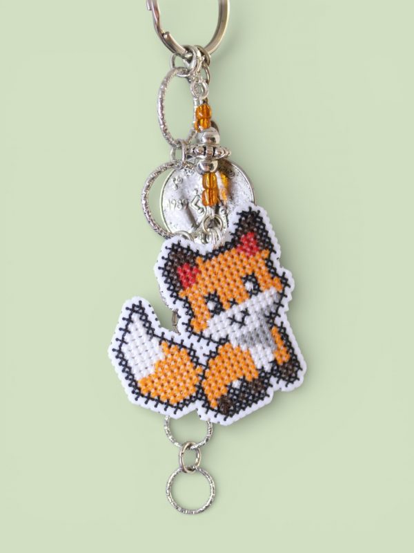 Amuleto bordado a punto de cruz del zorro del Principito hecho a mano