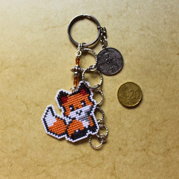 Amuleto bordado a punto de cruz del zorro del Principito hecho a mano