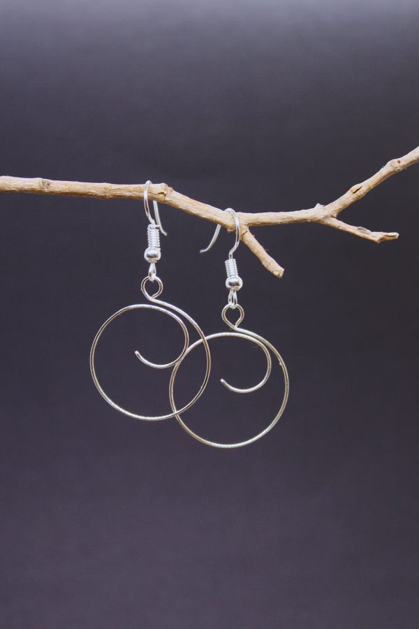 Pendientes Sin Contexto (versión mar)  (un círculo, una ola y mil historias)