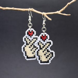 Pequeñas Decisiones Cuestionables en Forma de Amor 02 Pequeñas Decisiones Cuestionables en Forma de Amor (o cómo decir “te quiero” con los dedos)